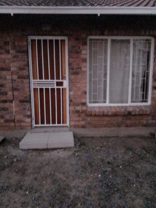 2 Bedroom Property for Sale in Lourierpark Free State